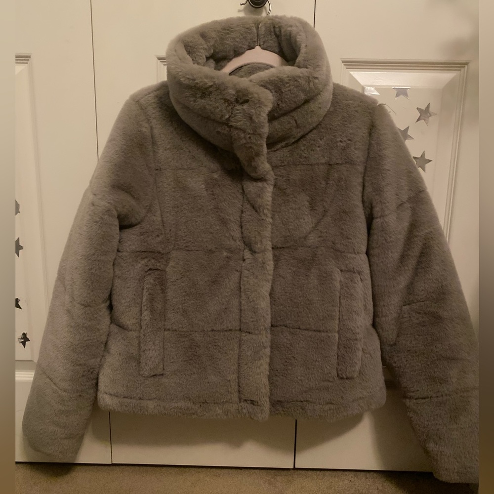 Medium Abercrombie & Fitch Light Gray Fluffy Mini Puffer